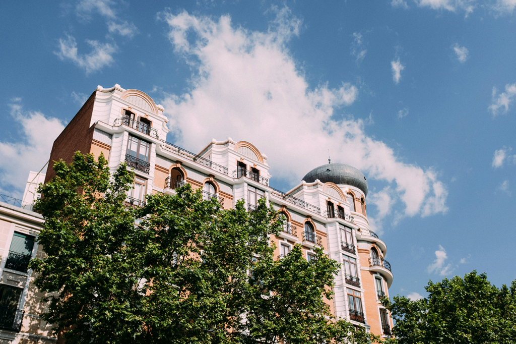 Compramos locales comerciales, oficinas y naves industriales en Madrid